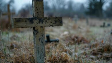 Vecteezy old wooden cross in a misty cemetery 47344271 62362335361461196474.jpg